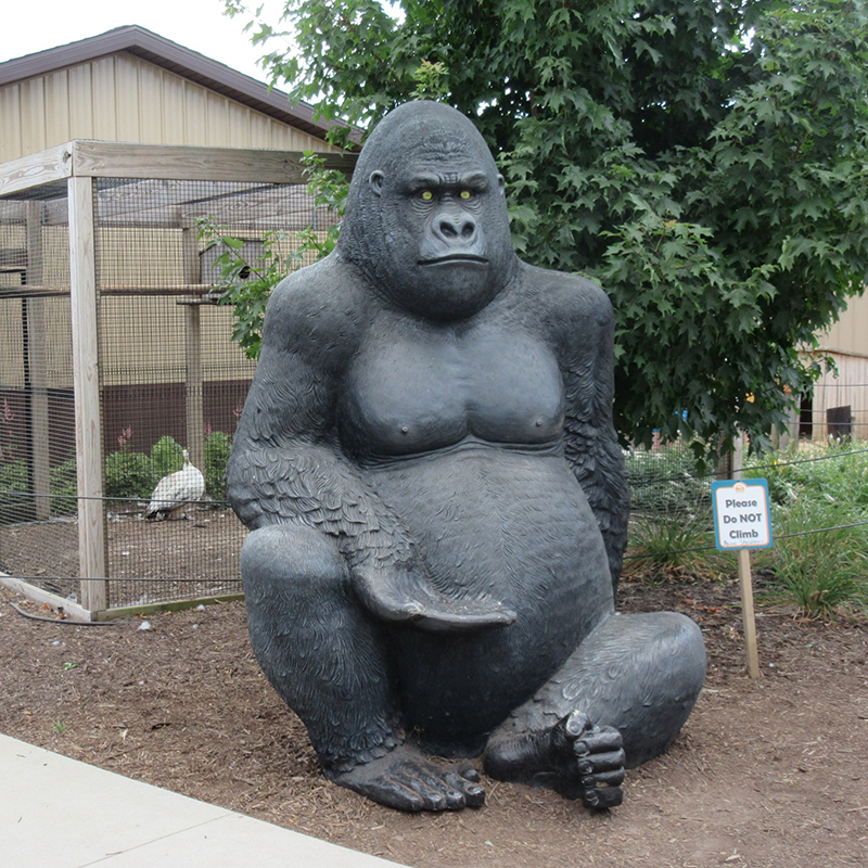 Outdoor Theme Park Yard Decoration Life Size Bronze Gorilla Sculpture