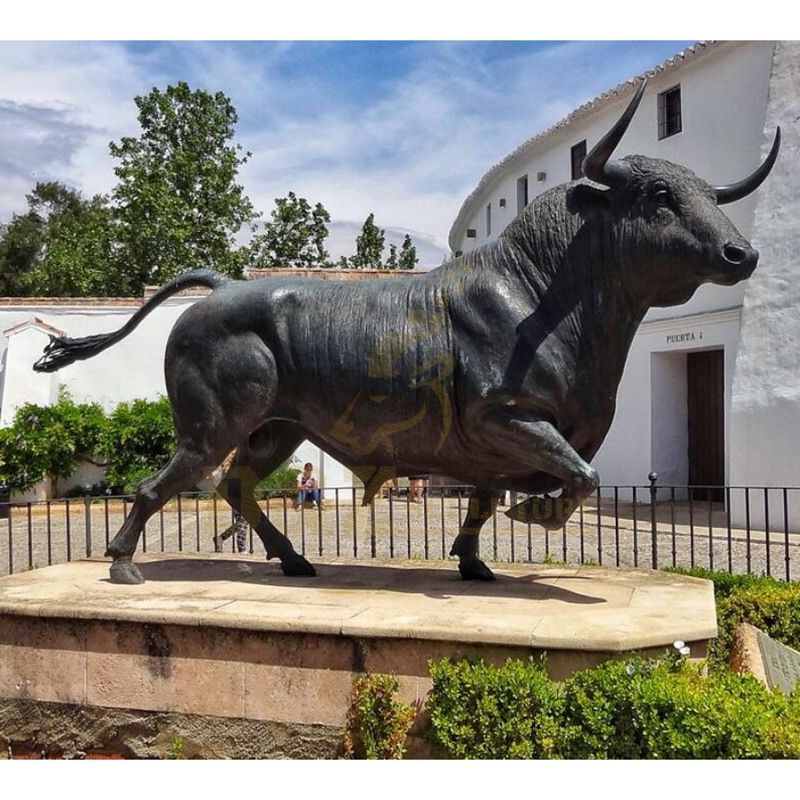 Modern Art Metal Decoration Outdoor Bronze Bull Sculpture