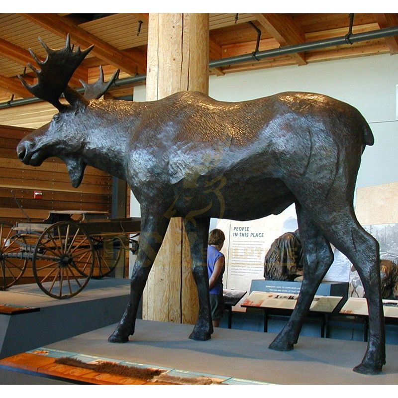 Park Sculpture Life Size Bronze Deer Playing For Garden Decoration