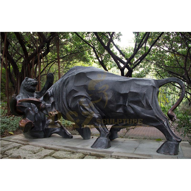 Outdoor Bronze Bear Animal Sculpture With Bull Sculpture