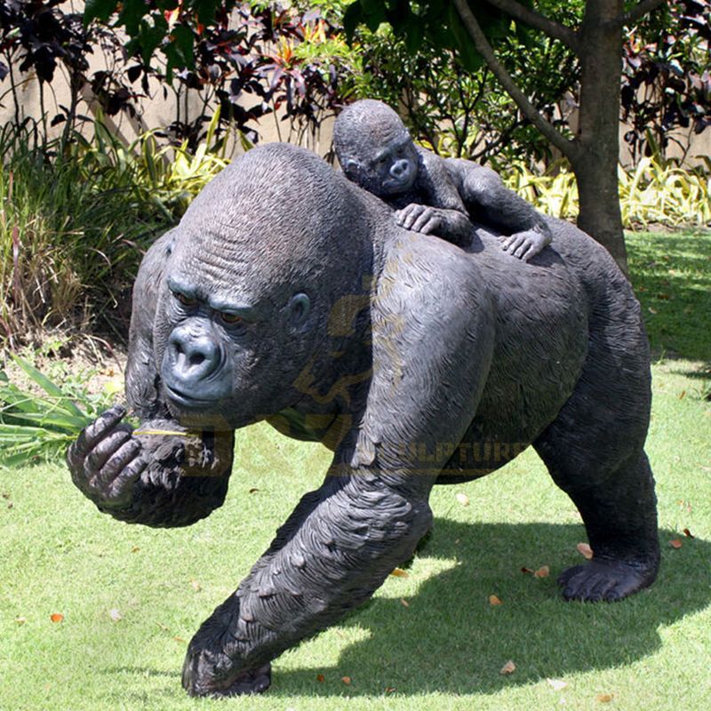 Outdoor Decoration Large Bronze Gorilla Sculpture For Sale