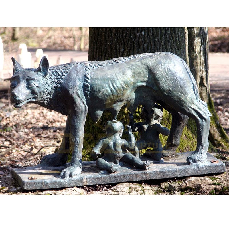 Modern High Quality Brass Animal Decorative Large Garden Wolf Sculpture