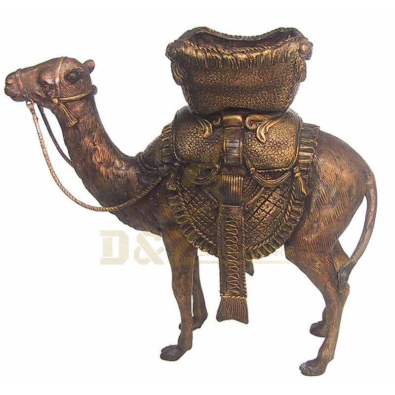 Hand Made Artificial Life Size Bronze Camel Sculpture For Park Decoration