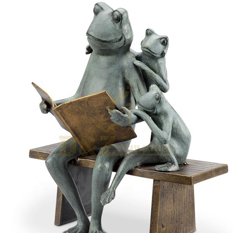 Antique Bronze Frog Reading Metal Sculpture For Decoration