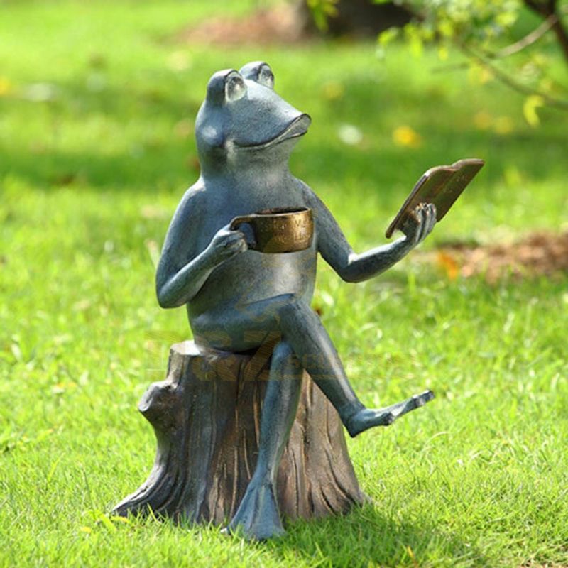 Lovely Garden Animal Bronze Frog Sculpture for Sale