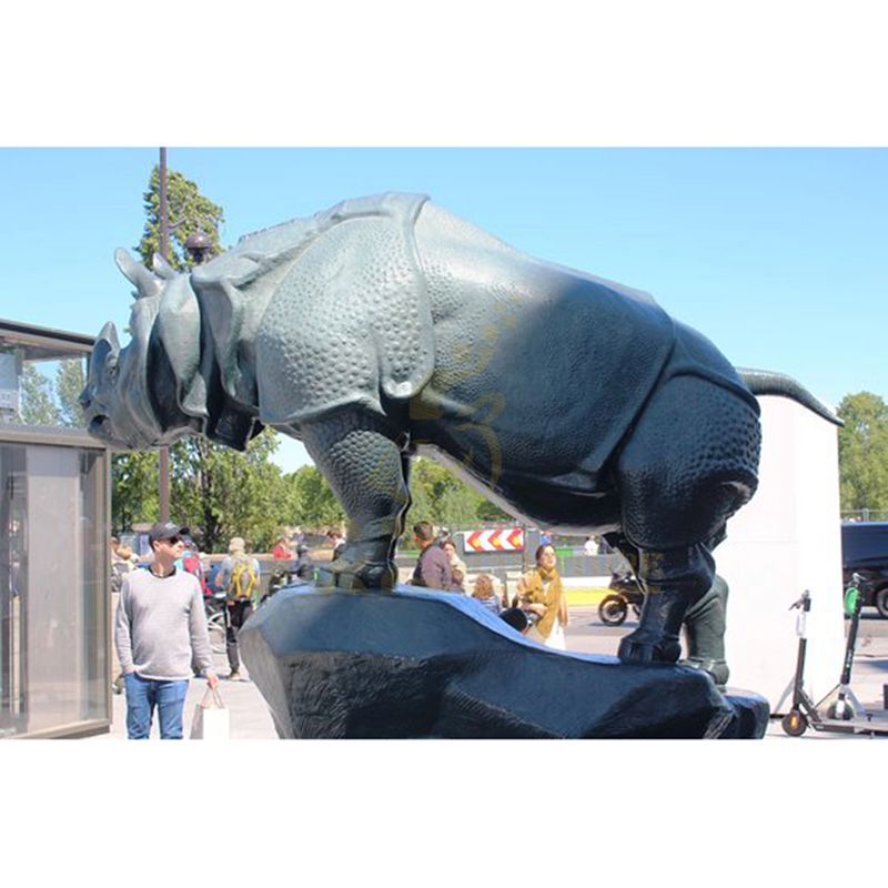 Customized Bronze Rhinoceros Sculpture Large Size Bronze Rhino Statue For Sale