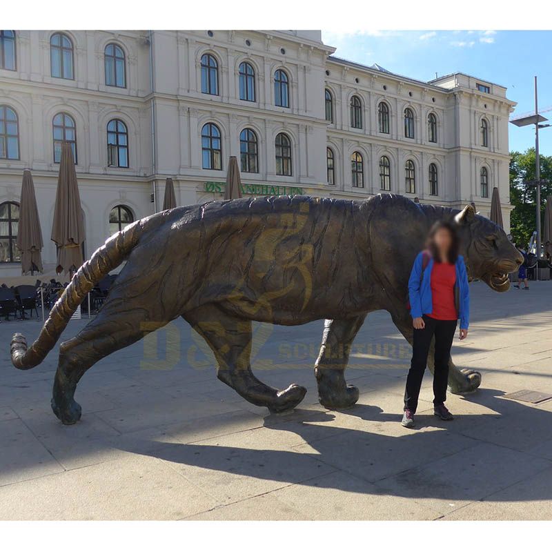 Outdoor Life Size Bronze Tiger Sculpture for Decoration