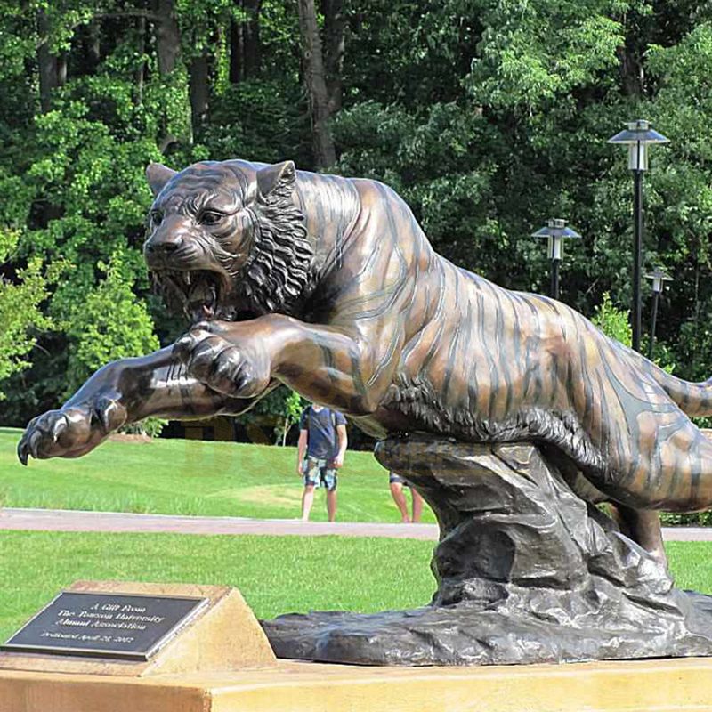 Bronze Life Size Tiger Statue Outdoor Garden Decoration