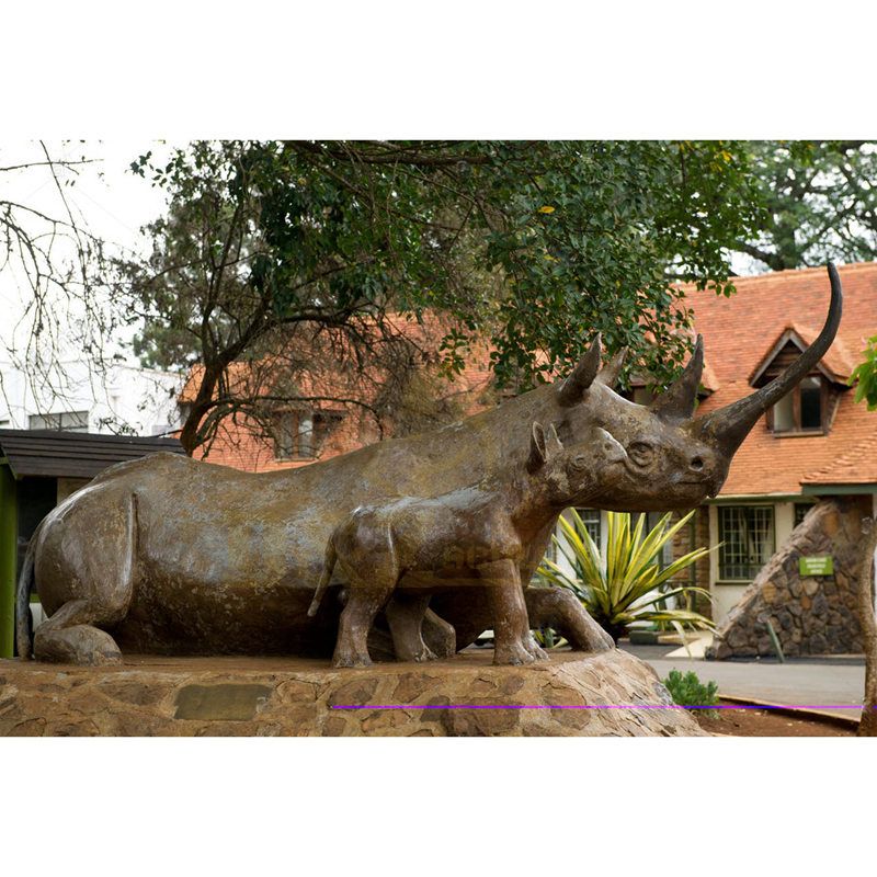 Bronze Decorative Rhinoceros Statues For Park Decoration