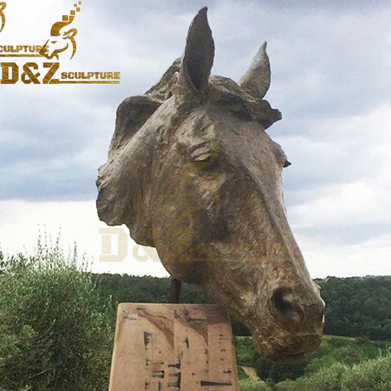 head horse statue