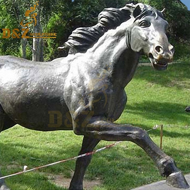 horse home statue