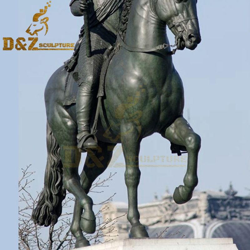 horse sculpture large