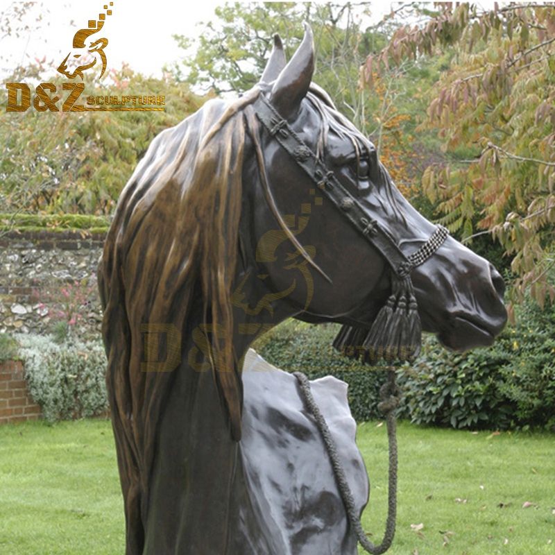 horse statue head