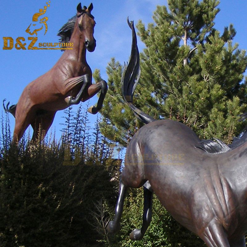 horses statues