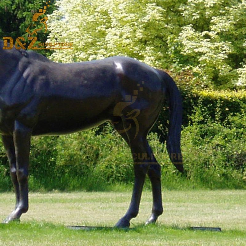 big sculpture horse