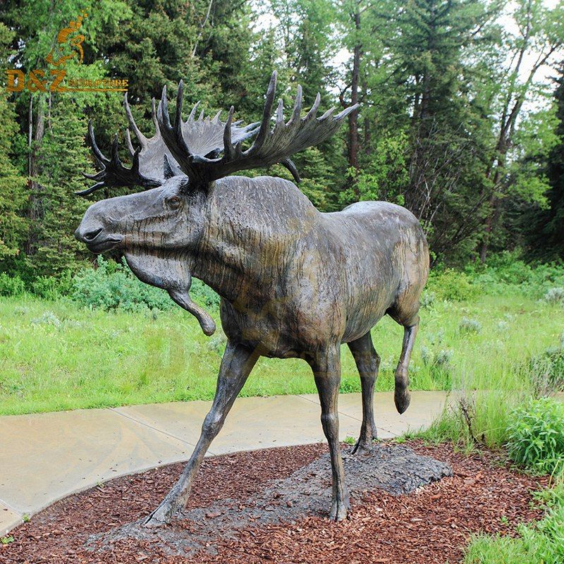 Outdoor lawn decoration life-size bronze moose statue for sale