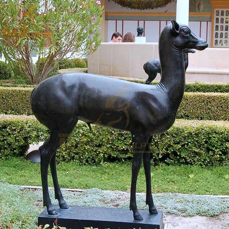 Outdoor metal casting standing doe bronze sculpture for sale