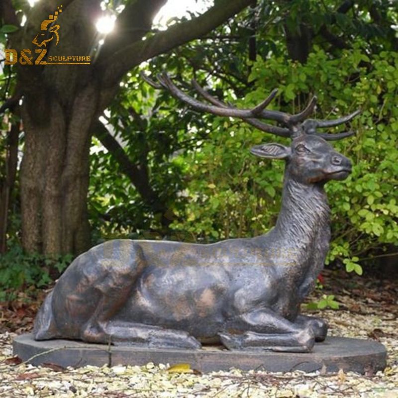 High quality outdoor bronze sitting stag garden statue for sale