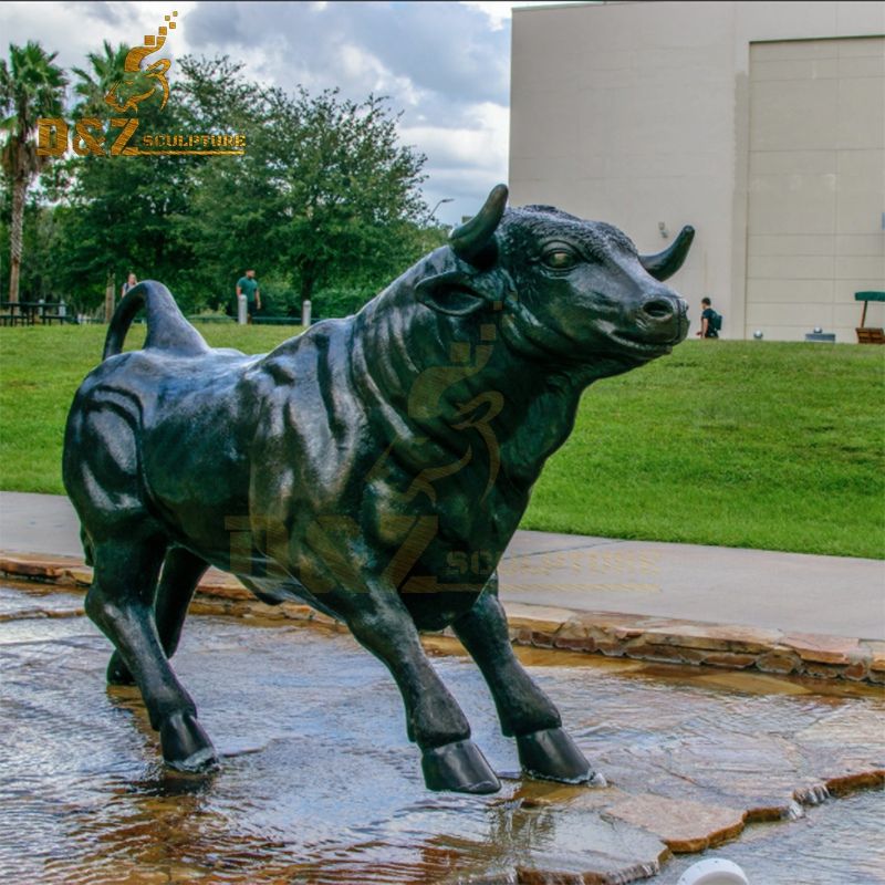 Exquisite metal bull statue with garden decorations for sale