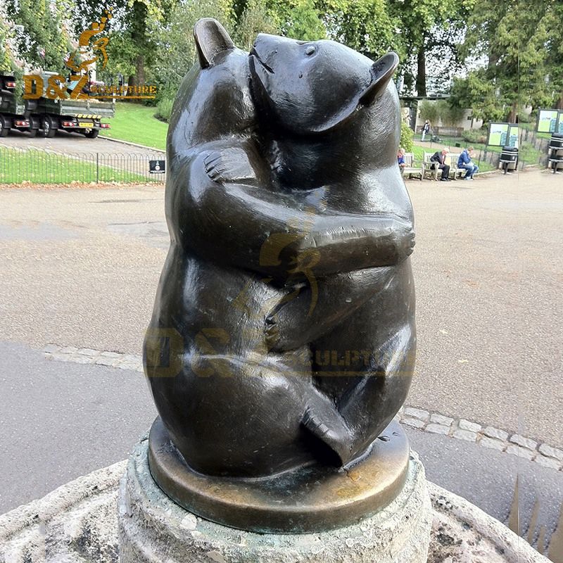 New product metal animal bronze hug two bear sculpture for sale