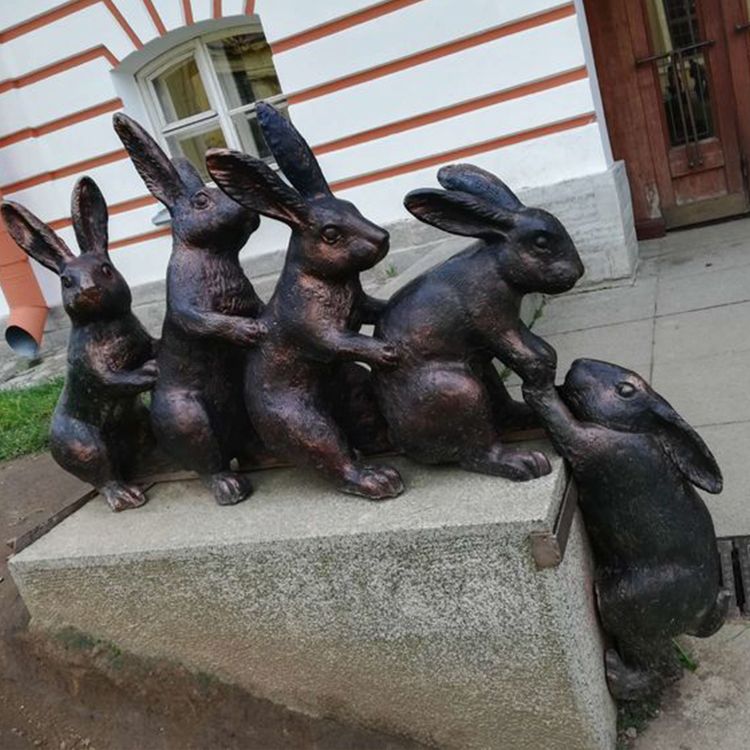 bronze rabbit statue 