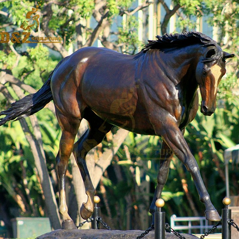 metal horse sculpture