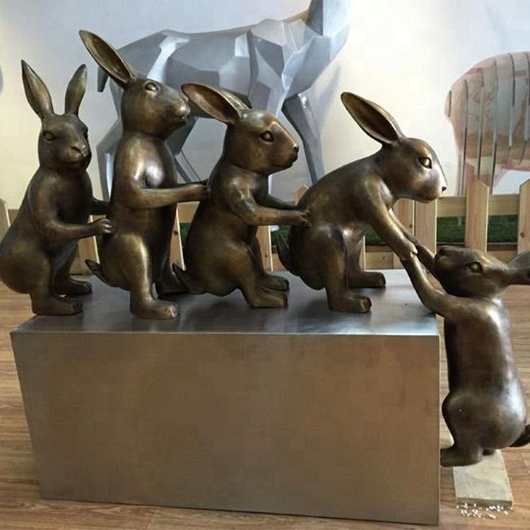 rabbit statue for salee