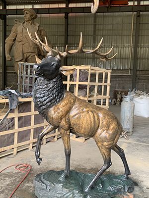 Height 2m metal casting high quality deer statue for garden outdoor decoration