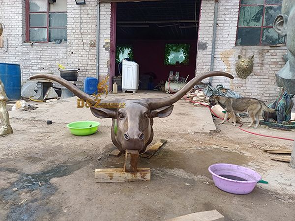 Hot sale casting bronze length 170cm bull head sculpture for indoor hotel restaurant decor